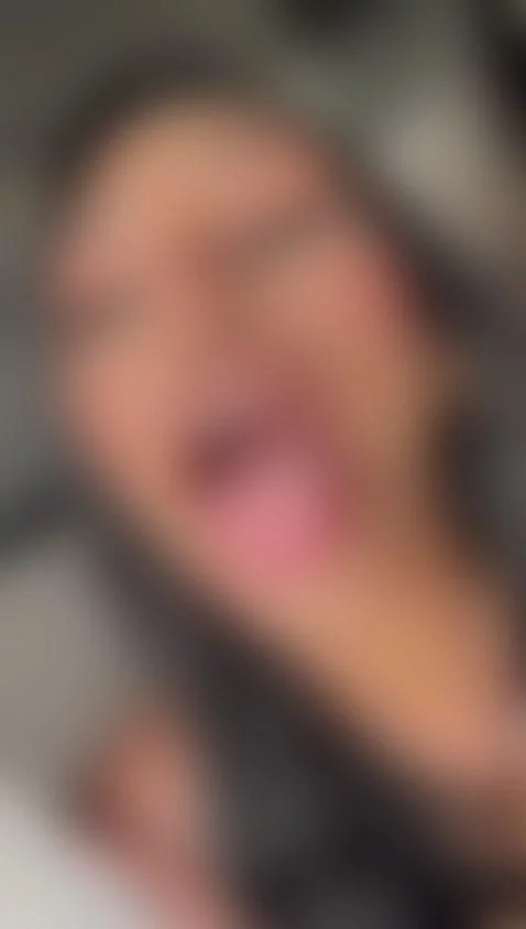 I am looking for a hot SANTA -..- Can u be mine ?? by meegan-x