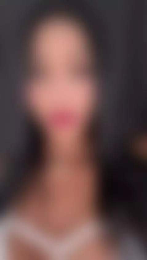 SEXY LIPS ♥ DO U WANNA KISS ME OR BITE ME ?? by meegan-x