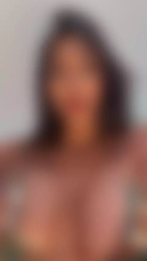 I'm so sexy, and my face shows a lot of sensuality by meegan-x