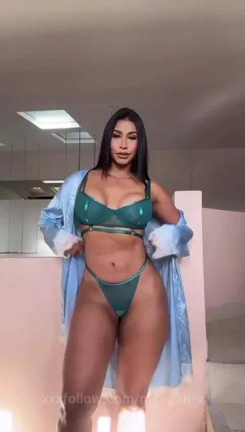 HAPPY IN MY GREEN LINGERIE ♥ SEXY AND READY TO SLAYYYY !!!!!... by meegan-x