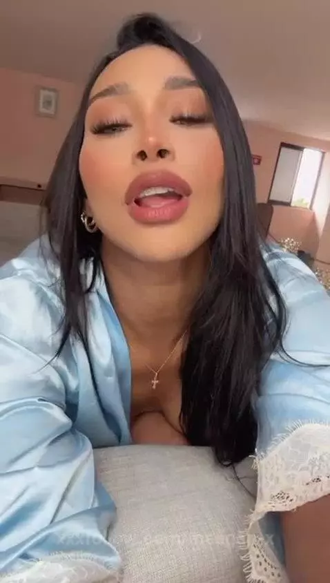 Ebony beauty... I would love it to suck your delicious cock by meegan-x