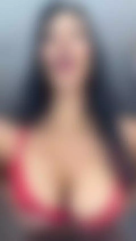 SPECIAL BABE FOR AN SPECIAL SHOW!! by meegan-x