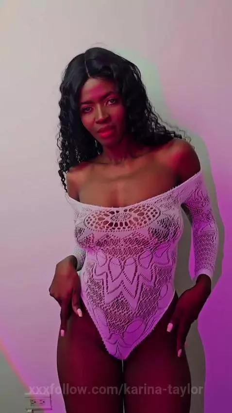 Hasta llevarte a mi cama 😏✨ by karina-taylor