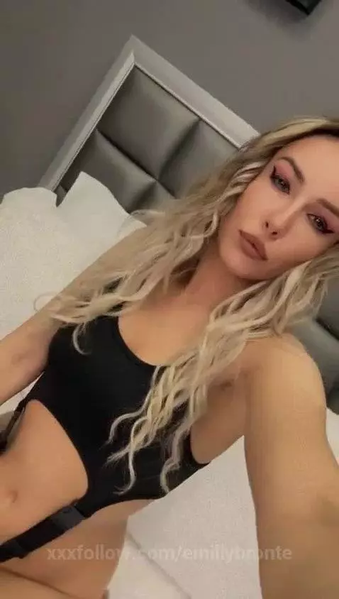 Missed me? im waiting for you tonight in my room!! mwahh 😘😍😍... by emillybronte