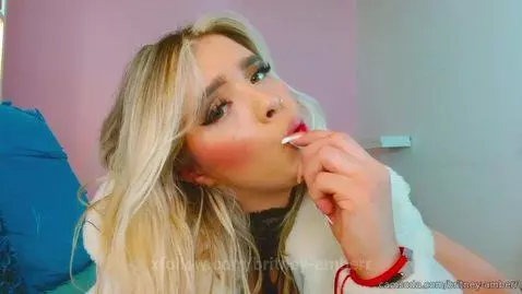 Suck my lollipop with me by britney-amberr