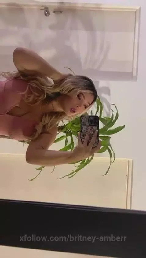 A smile for you by britney-amberr