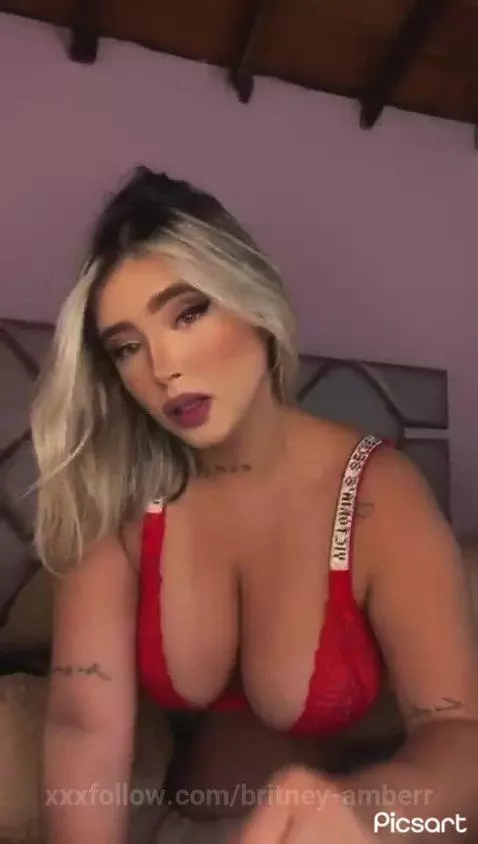 do you like it like that? 🔥
#horny #latina #naturalboobs #ti... by britney-amberr