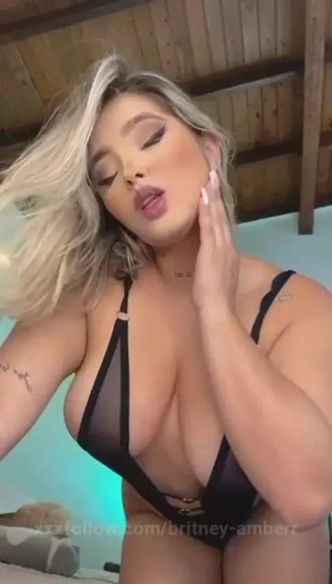 🥴🥴🫢 
#latina #bigboobs #facehot #foryou #camsoda by britney-amberr