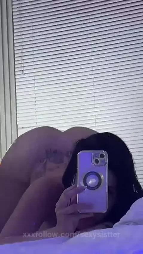 Would you like to enjoy the movement of my ass in your face?... by sexysistter