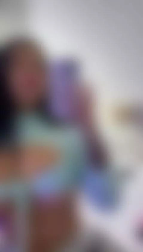 your favorite baddie 💙👅 by sexysistter