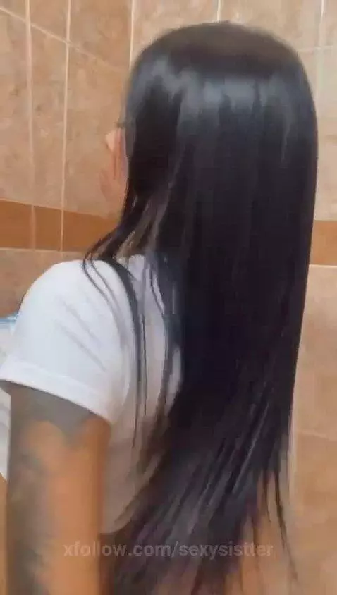 Would you like to bathe with me? 🍒🔥💦 by sexysistter