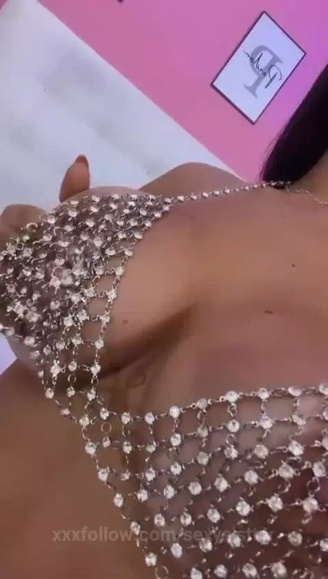 I bet u wanna touch me now 😏😈 by sexysistter