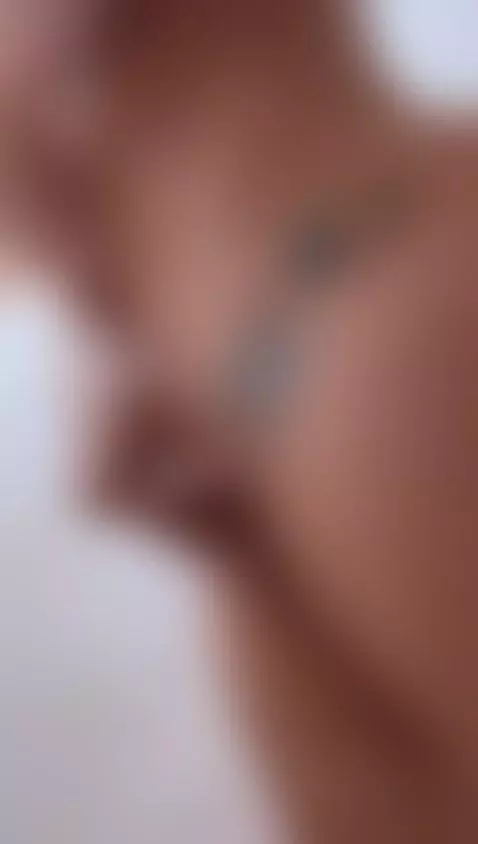 I'm so hot daddy, come help me. 😈💦🔥 by sexysistter