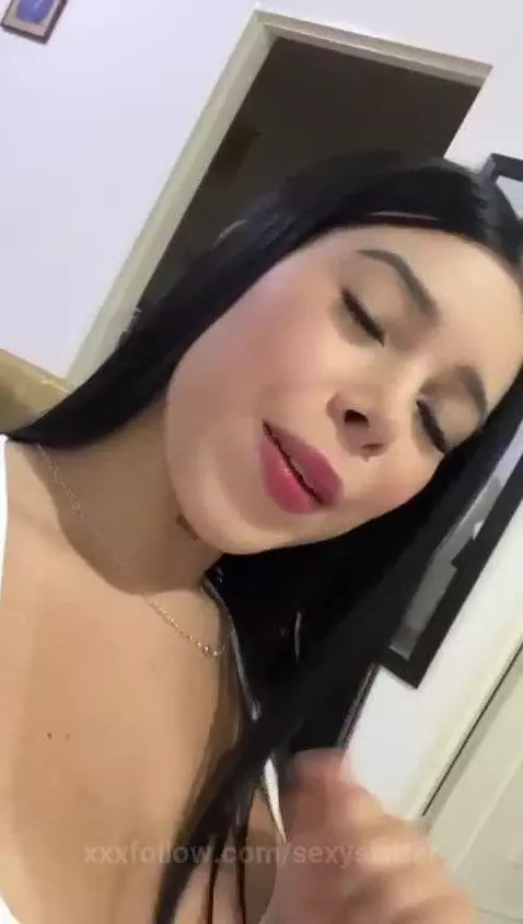 I bet u wanna undress me now 🥵 by sexysistter