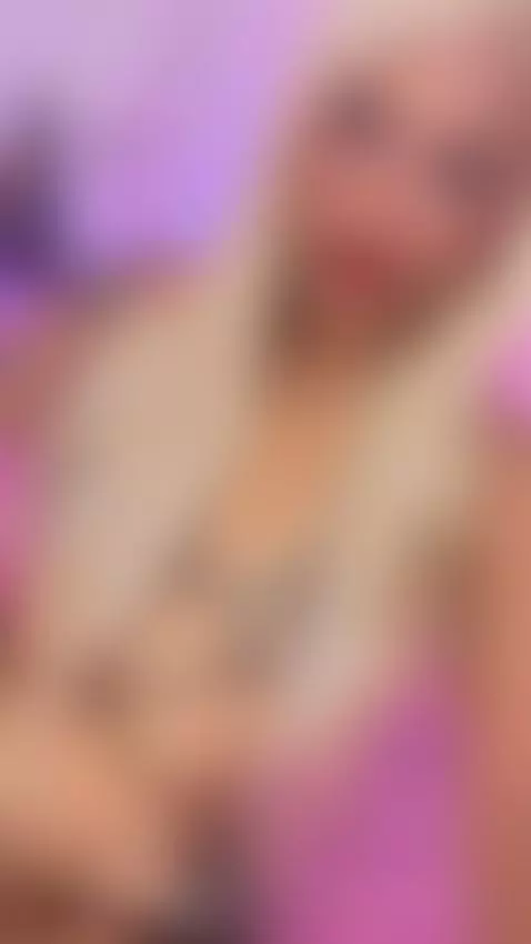 Good morning my pretty boys. Have you seen me on Camsoda tod... by vaiolett-coleman