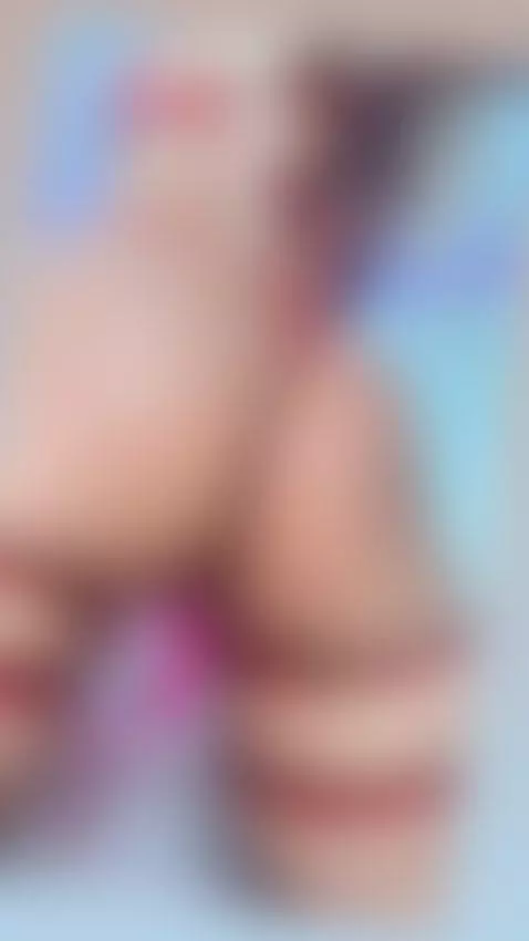 I like to wear red, how nice it is that someone hit me hard ... by vaiolett-coleman