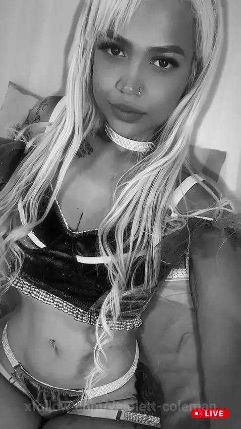 Hi guys!!! by vaiolett-coleman