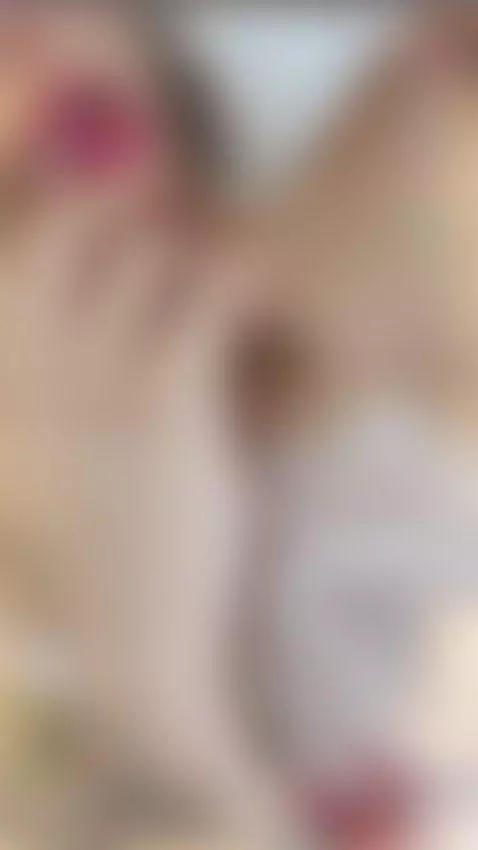 Online now! Let's play a little to warm up the night by vaiolett-coleman