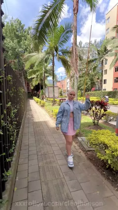 show my titts by cleojhonson