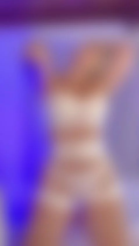 you make me hot ! by cleojhonson