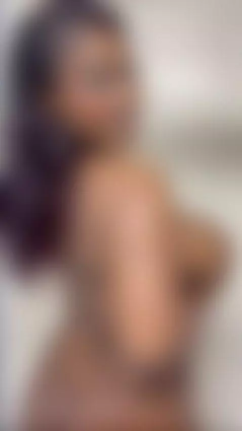 Do you wanna take a shower with me? by brunna-brownn