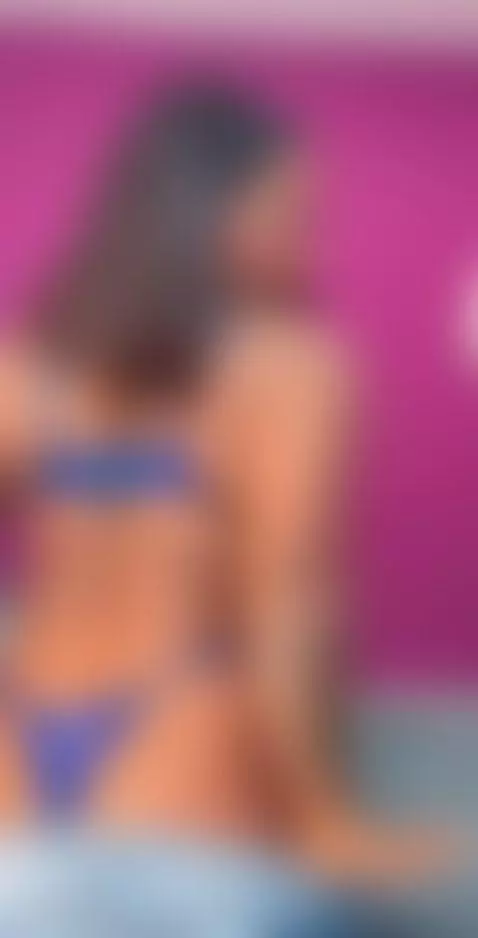 I got a big booty, you can notice, you just need to squeeze ... by brunna-brownn