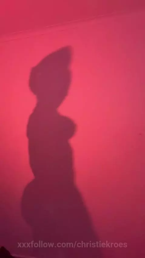 Look how these hips move! by christiekroes