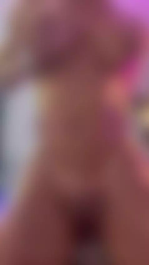 Rub it in my lips! by christiekroes