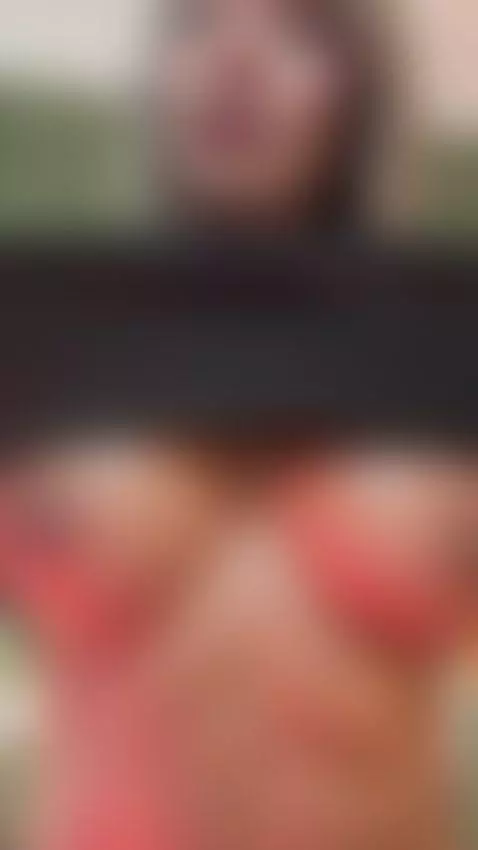 https://www.camsoda.com/es/christiekroes by christiekroes