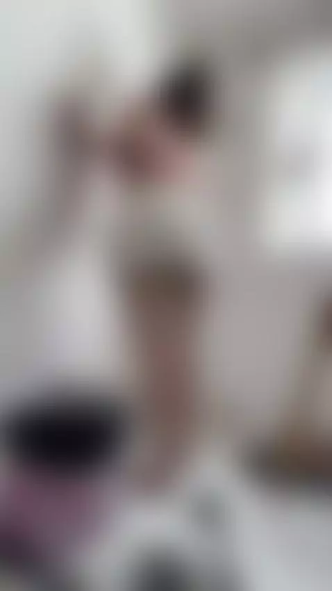 trying to do everything on my own be like: by almacristina