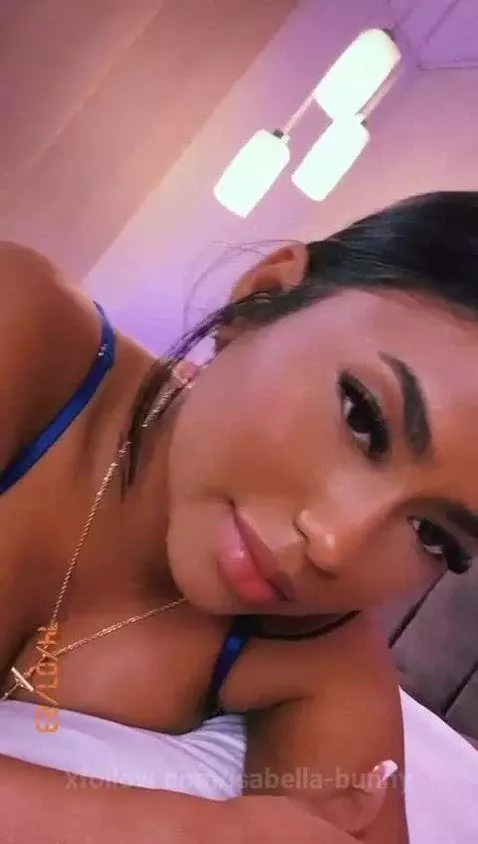 I'M ONLINE by isabella-bunny