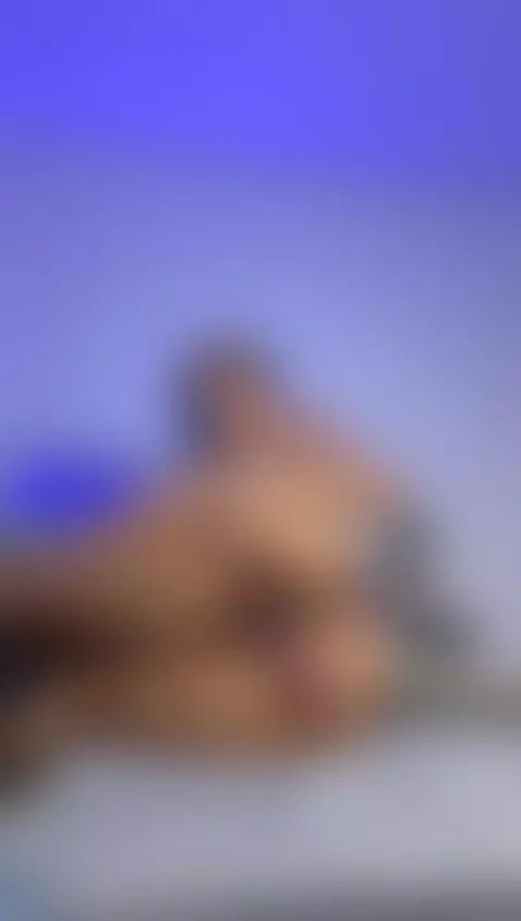 So kiss me your mirror 🍑 by leahmarsh