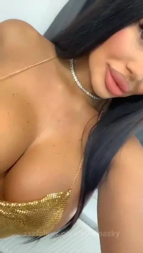 Come see me live right now !! 🤑💋💋🔥🔥😍😍 by sellenasky