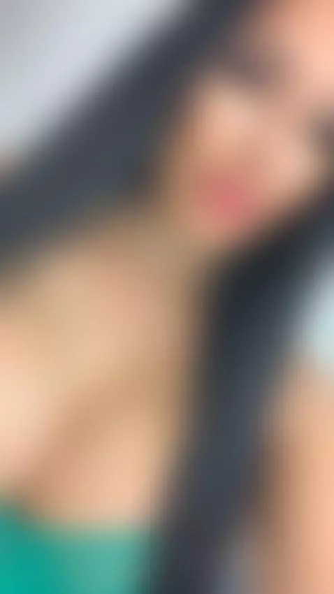 Hey hey heeey, who's ready to join me online 💋😘😘😘 by sellenasky