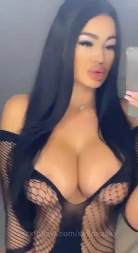 Yes...I have a dirty mind and you're on it. Online now    💋💋... by sellenasky