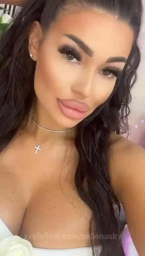 I want you to enjoy my pussy and make me cum too hard 😍😘😘😍On... by sellenasky