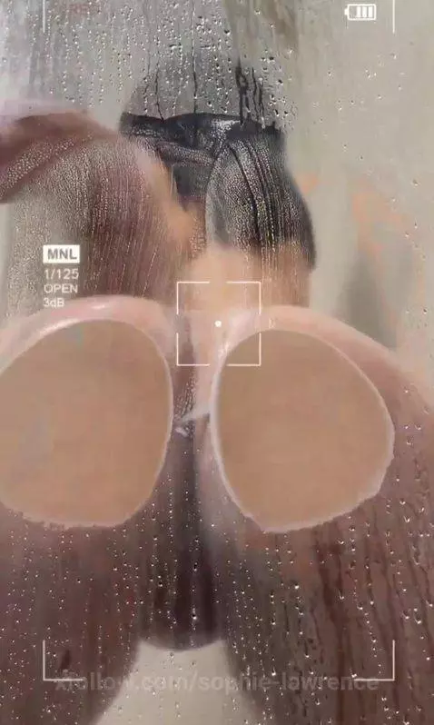 funny bath by sophie-lawrence