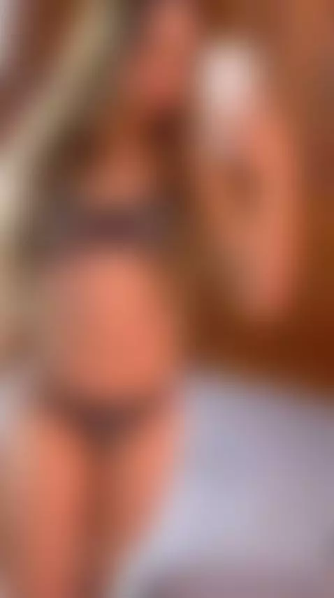 Do you want to see me without lingerie? by zlatna