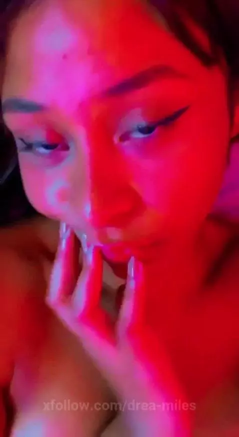 Hey guys ♥Im back by drea-miles