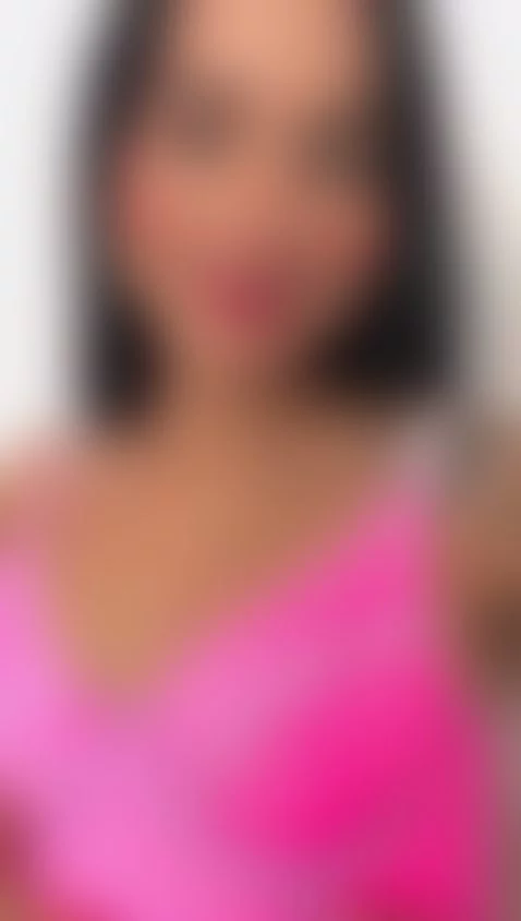 Hey baby, your sexy girl wants to spend the day having fun w... by alicce-rous