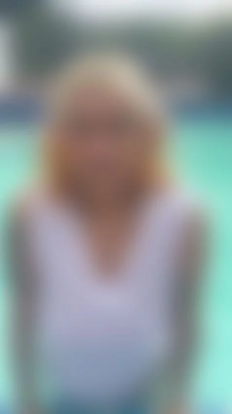 Good days in the pool by annieswan