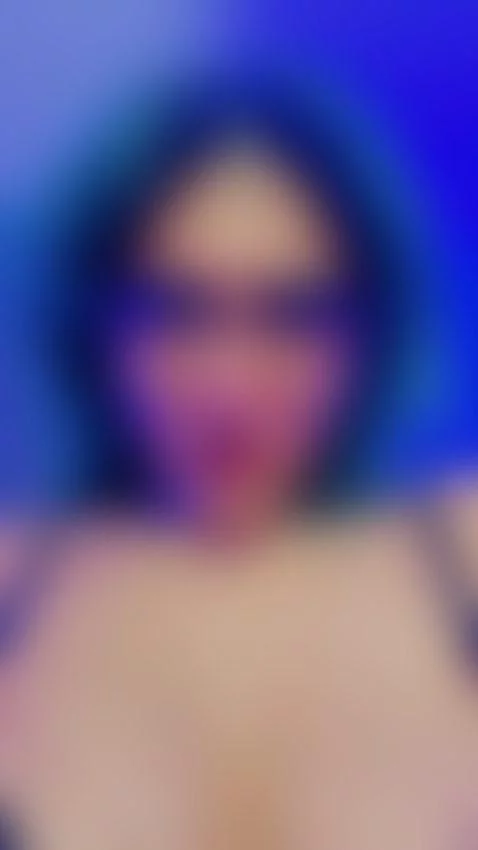 Hey there darling, come to enjoy this amazing view, i'm onli... by annieswan