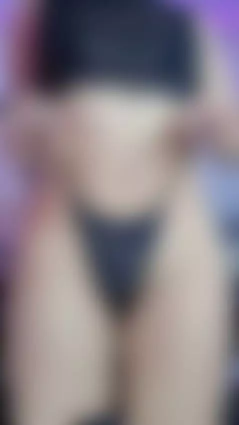 A look that falls in love and a body that goes crazy by marceliinee