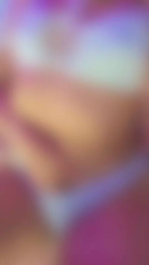 Today I feel a little hot by marceliinee