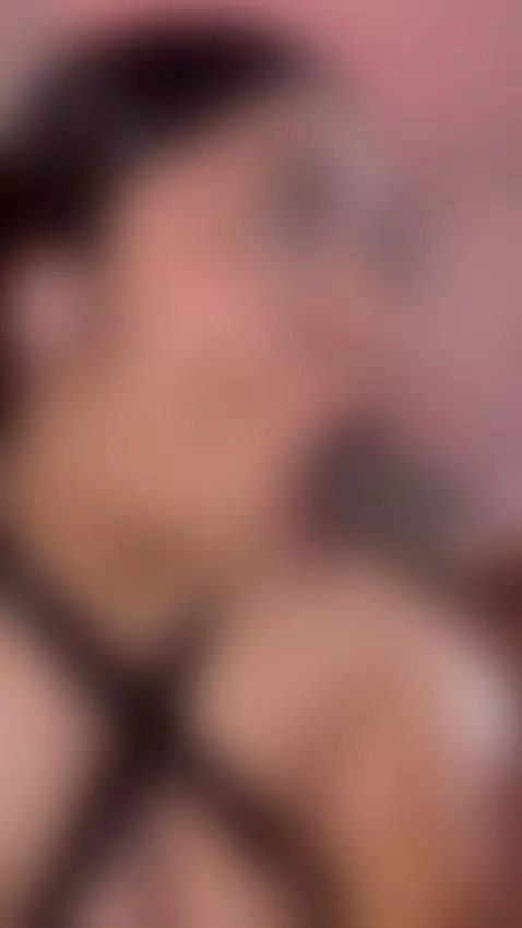 Come and I'll suck your cock by leoniewinters