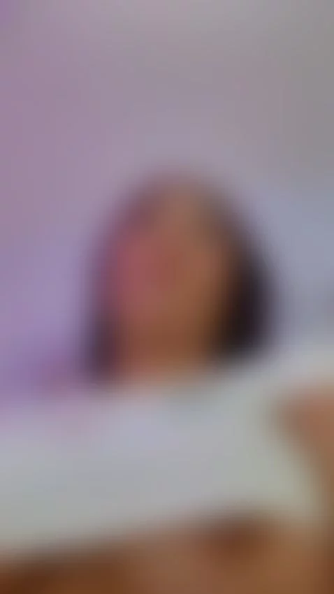 Happy Tuesday guys, I'm horny, I need a little of your compa... by leoniewinters