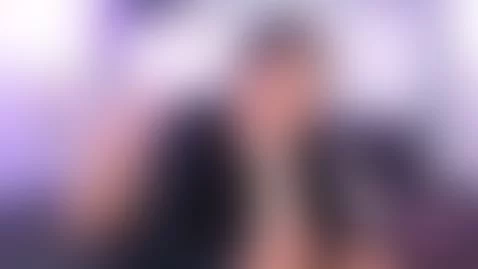 Happy Saturday guys, today I want to be a bit mischief🥰🙊 by leoniewinters