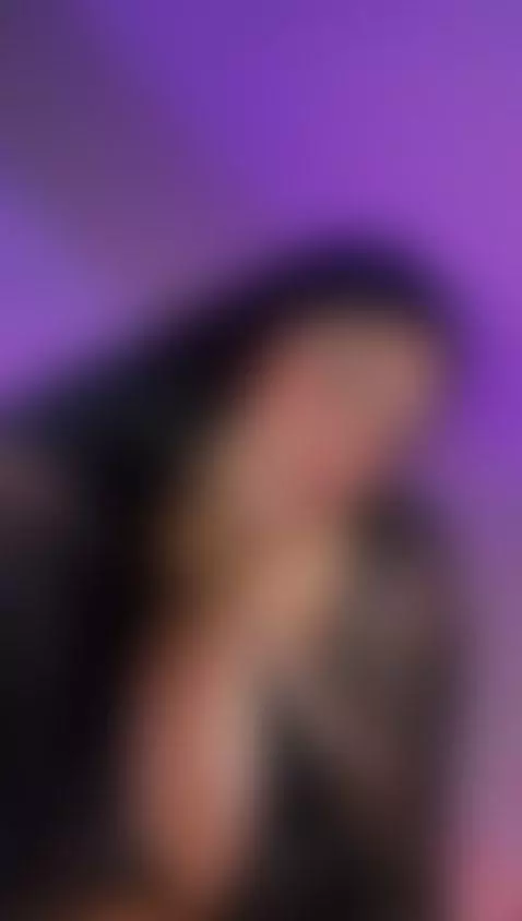 IM ONLINE NOW by leoniewinters