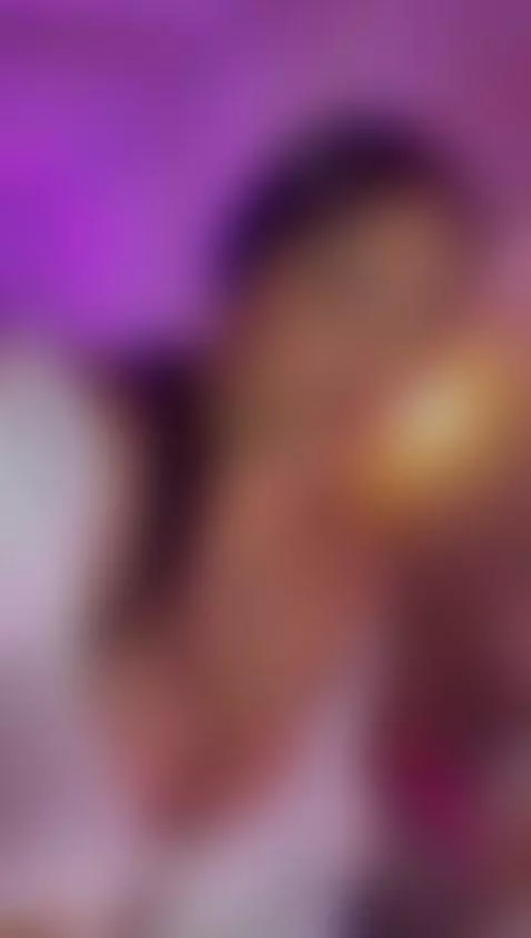 hi guys , im online nowww😏😈 by leoniewinters