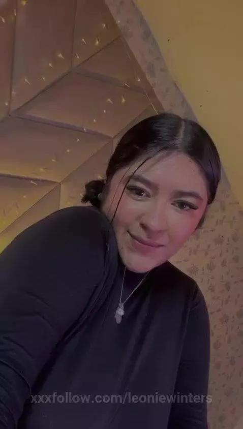 Im online now guys, happy day💕😍 by leoniewinters